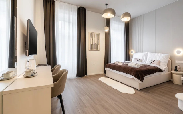 Oasis Luxe Boutique Suites by BQA