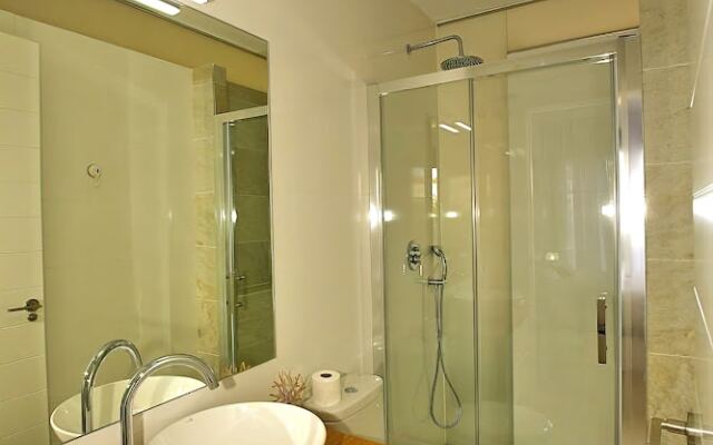 Pepper Street Apartment