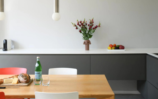 Modern and Bright 3BR apartment with 2 Balconies