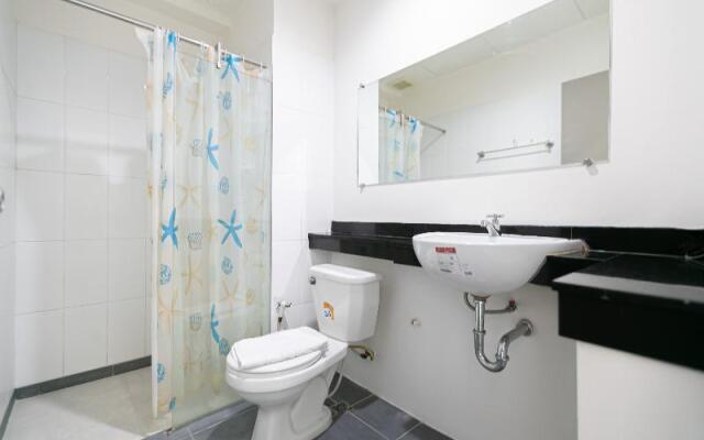 Ruan Plaisoi Apartment by ZUZU