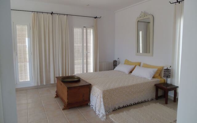 032 Villa Albardanera