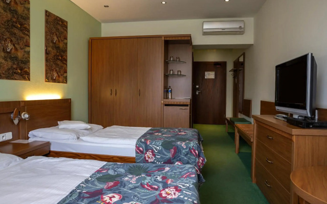 Max Inn Hotel