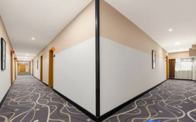 9 Days Premium Hotel (Huanggang Juran Zhijia) — 2-star hotel in Huanggang
