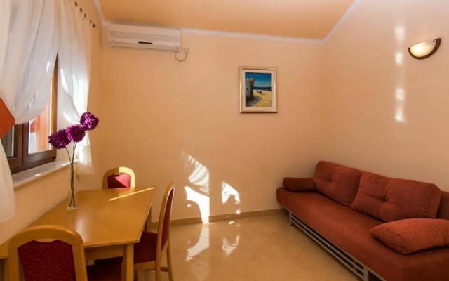 Apartments Moretić