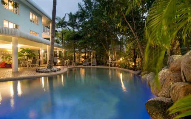 Port Douglas Outrigger Holiday Apartments