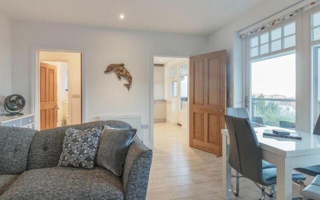 Jurassic View Apartment
