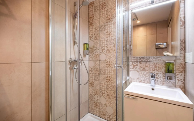 Hotel Eiffel Segur