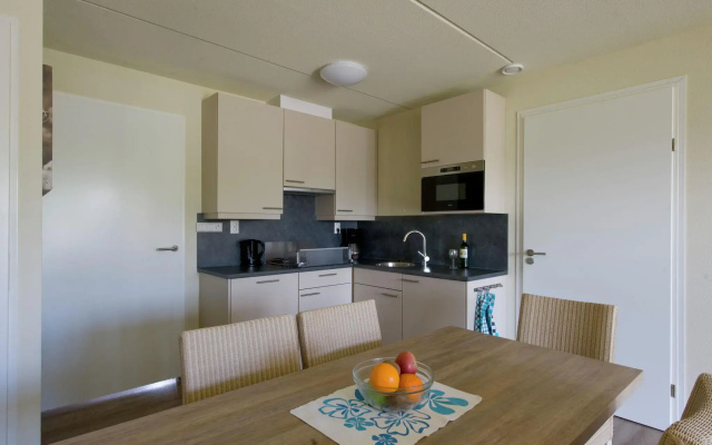 Spacious, detached and child-friendly villa, beach at 400 m.