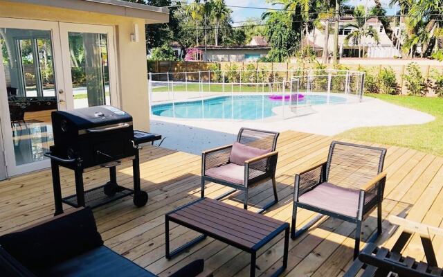 Luxe Miami Shores Home With Pool & BBQ