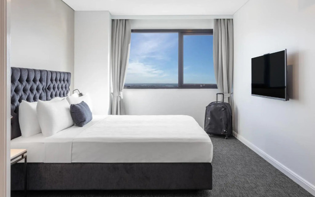 Meriton Suites Kent Street, Sydney