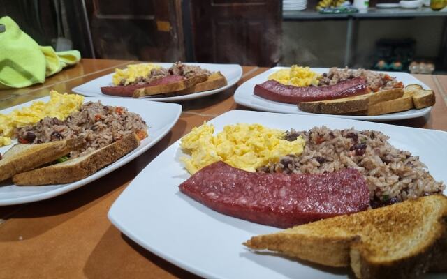 Cabinas Pura Vida Bed & Breakfast