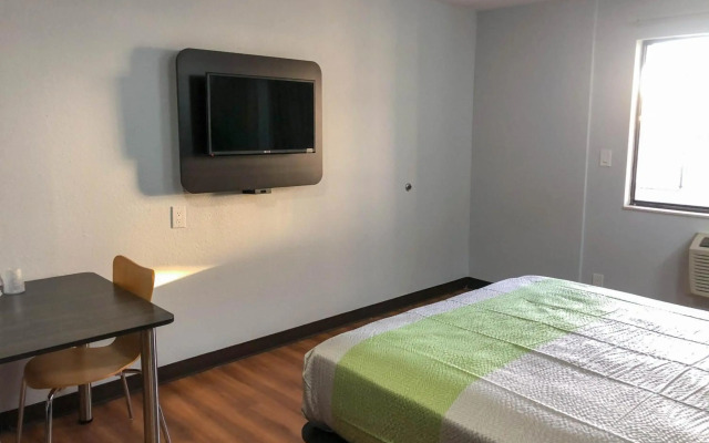 Motel 6 Wichita, KS