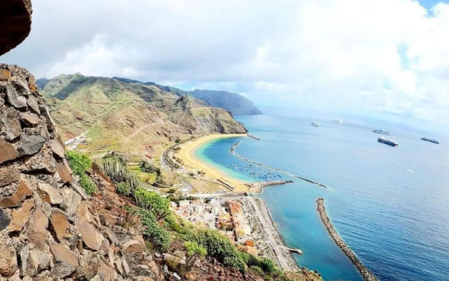 Oasis Penthouse in Santa Cruz by Edén Rentals