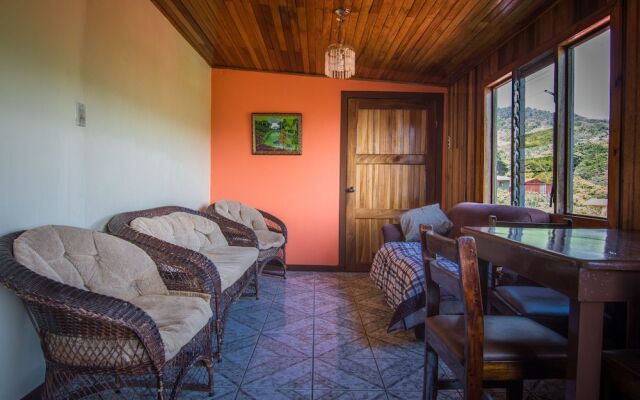 Que Tuanis Hostel Monteverde