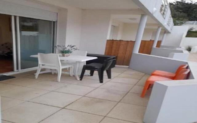 LOGEMENT T2 PMR piscine Privée 400m de la Plage