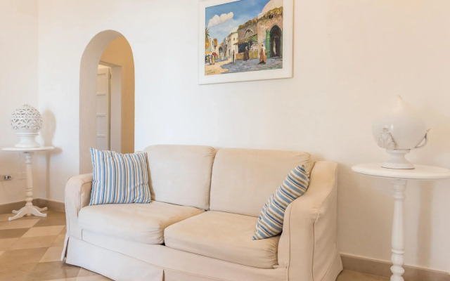 Beautiful Seaside Villa with Pool