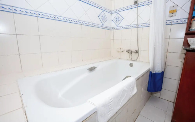 Beach comber hotel and aprtments