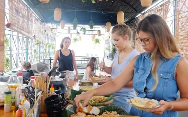 The Like Hostel & Cafe