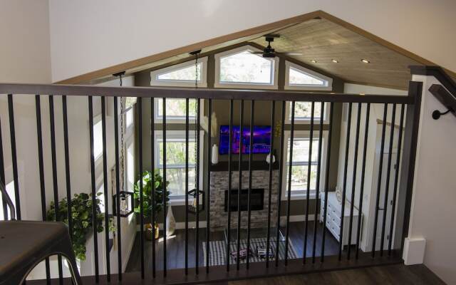 Luxury Loft Cottage In Manitou Beach