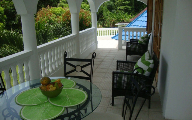 By the Sea Vacation Home and Villa