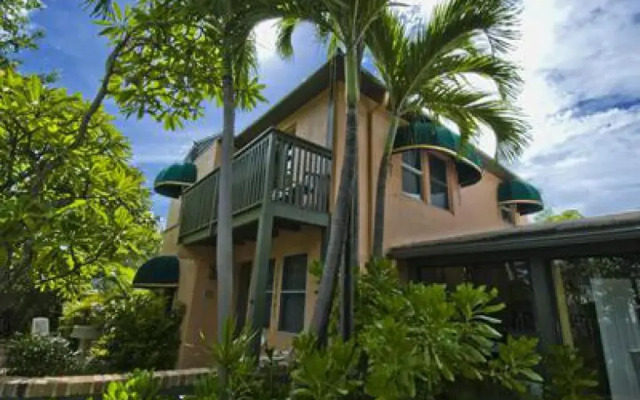 Suite Dreams Inn by the Beach