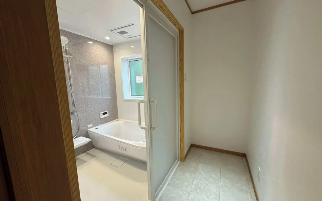 Temple Hotel Kokushoji – Bathroom – Tsushima