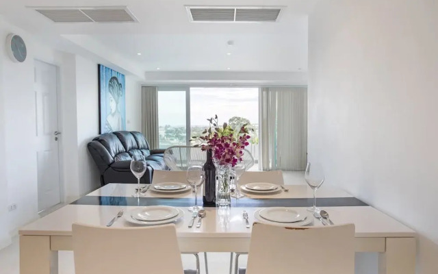 Kata Ocean View 2BR Apartment O910