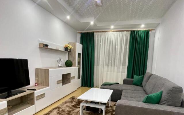 LaLy Apartament-Straja