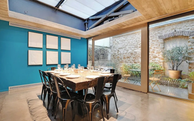 Fabulous House : a Gem in Chic Western Paris