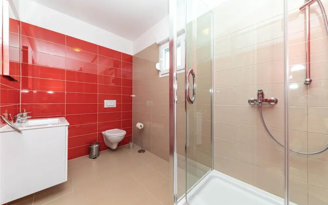 Beautiful Home in Kastel Kambelovac With Wifi and 4 Bedrooms