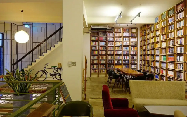 Cao Ji Book Inn Hostel