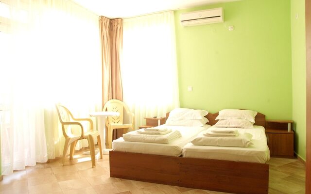 Studio in Pomorie, With Furnished Terrace and Wifi - 100 m From the Beach