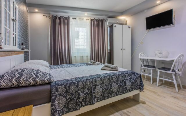 Apartments and Room ART