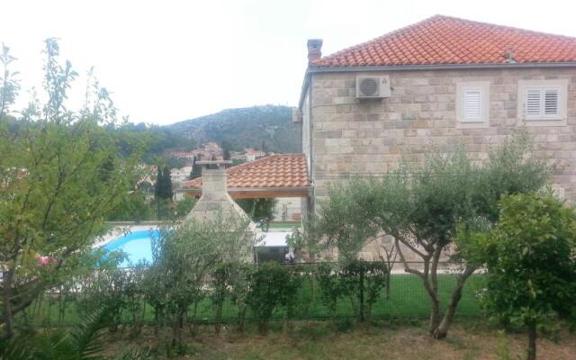 Family House Lise