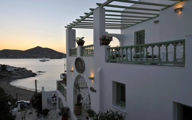 Villa Isabella Studios & Suites