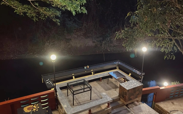 Chomklong Experience