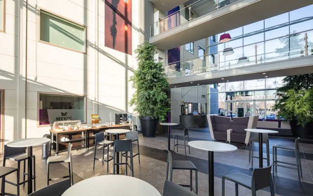 Mezzo Hotel & Business