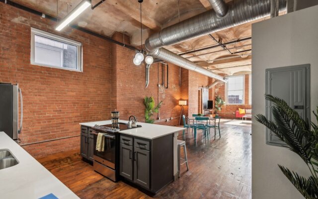 Luxury Historic Loft with Gym