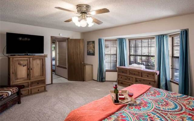 Natures Outlook - Three Bedroom Cabin