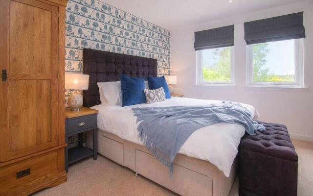 Calm Scottish Country Escape with Hot Tub Sleeps 6