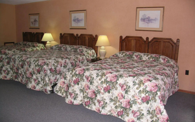 Seven Oakes Motel