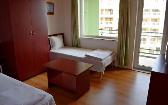 Royal Hostel Golden Sands