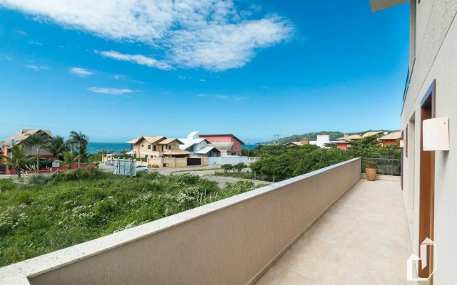 Triplex com 03 suítes com jacuzzi externa aquecida
