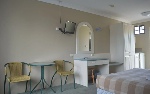 Excelsior Motor Inn