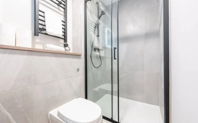 Luxurious 2 Bed Central Cardiff Free EV Charge