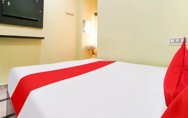 Oyo Flagship 807564 Hotel Pvs Grand