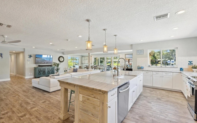 436 Cocoa Isles Blvd