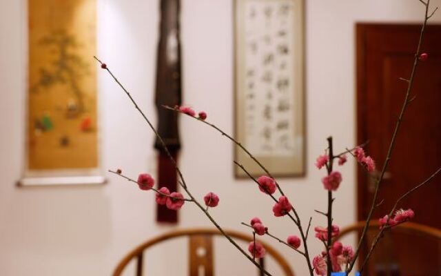 Yaqiu Courtyard Featured Hostel