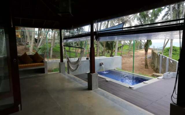 Rakuen Beach Villa