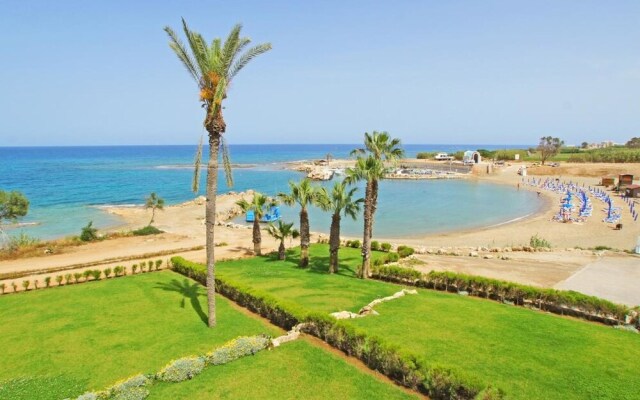 Maris Paralimni in Paralimni